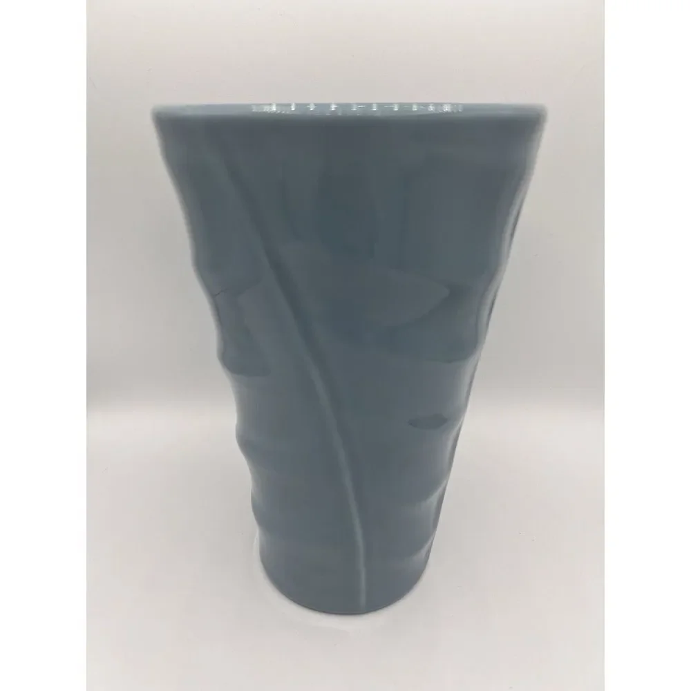 Bauer Company Pottery‎ Medium Madagascar Blue Leaf Vase Los Angeles Calif USA